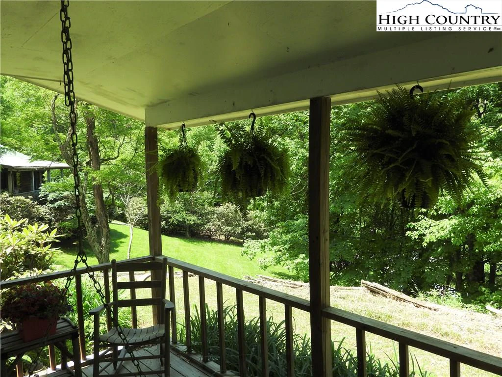 Image number 5 for the current listing