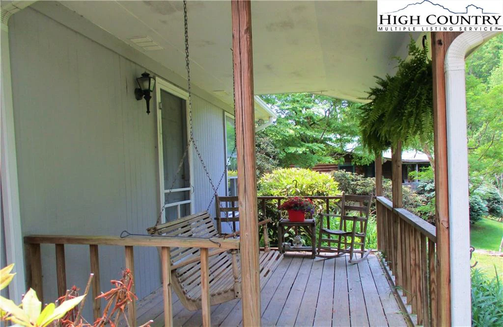 Image number 3 for the current listing