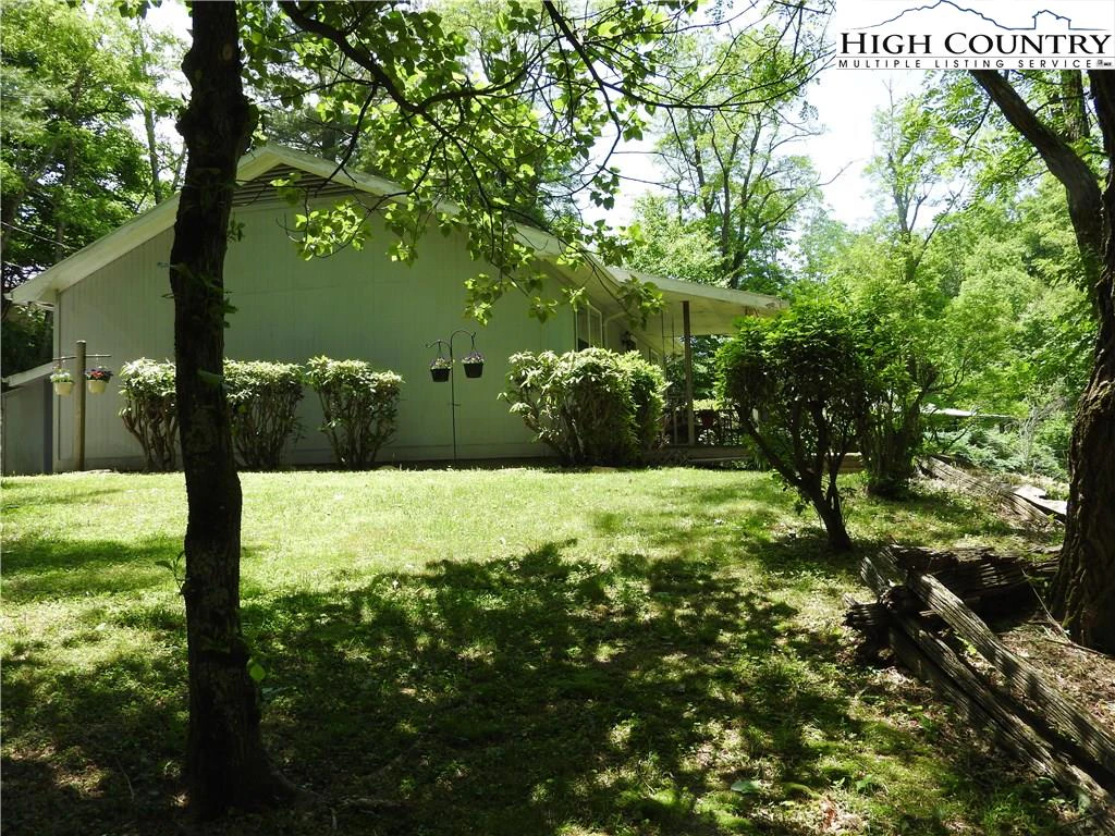 Image number 21 for the current listing