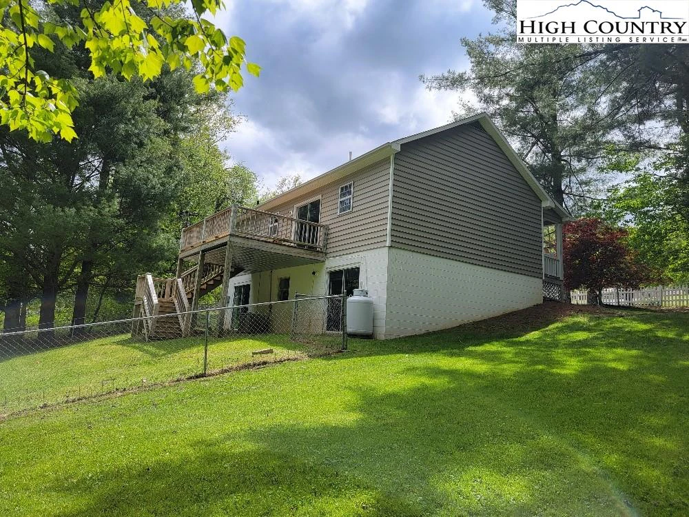 Image number 16 for the current listing