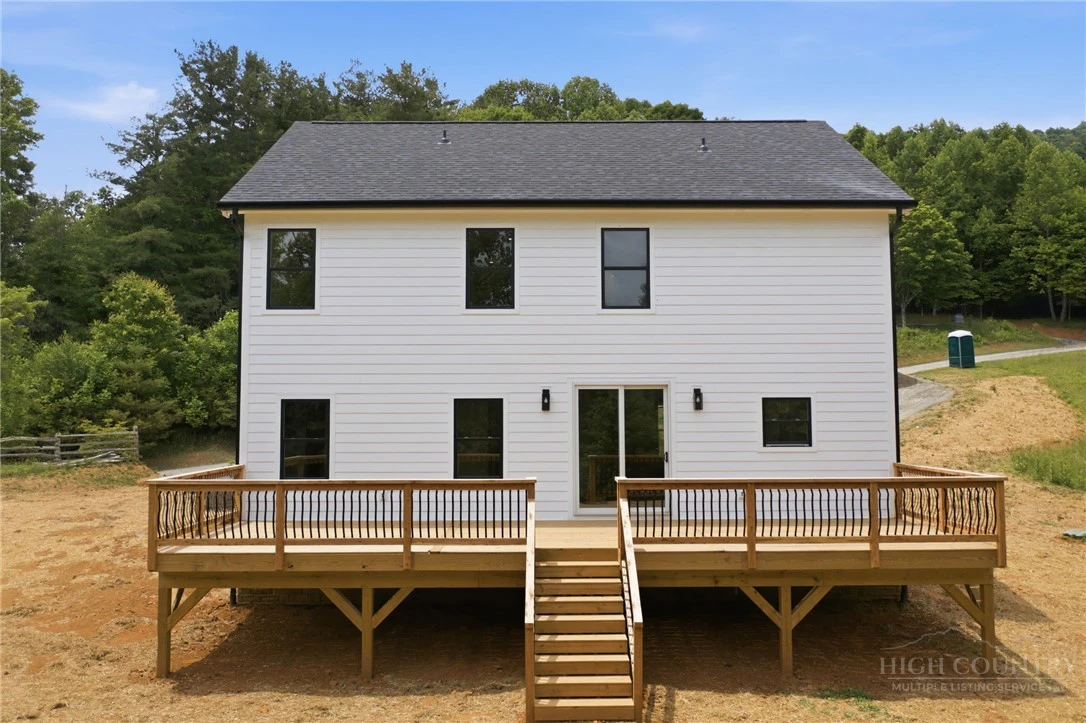 Image number 19 for the current listing