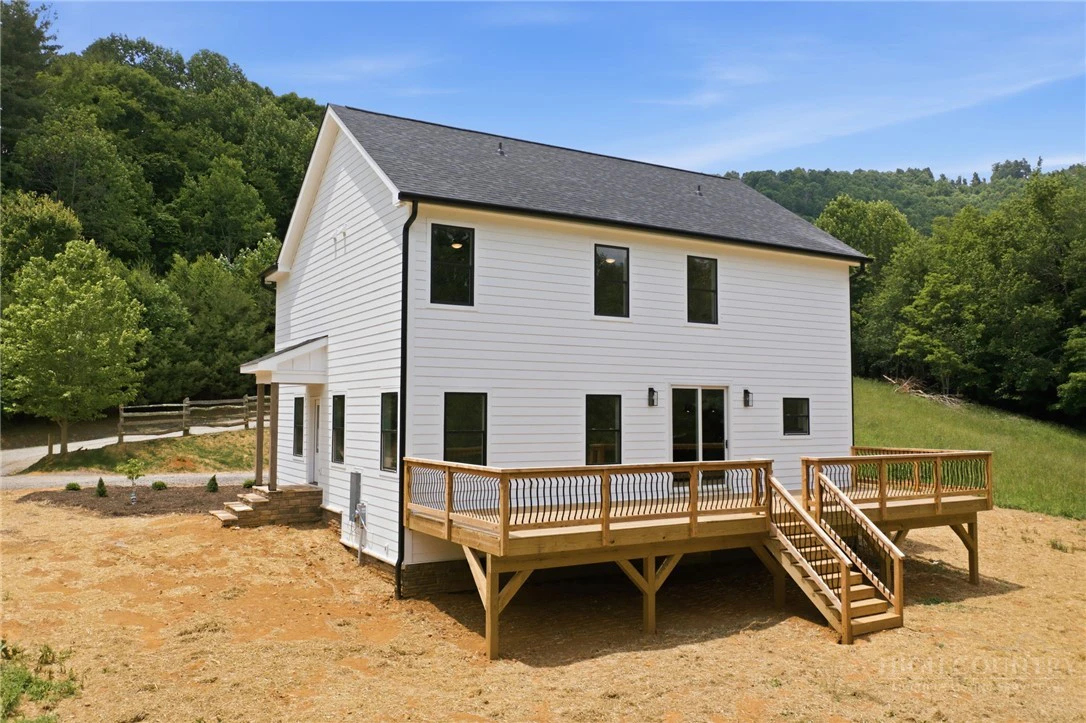 Image number 3 for the current listing