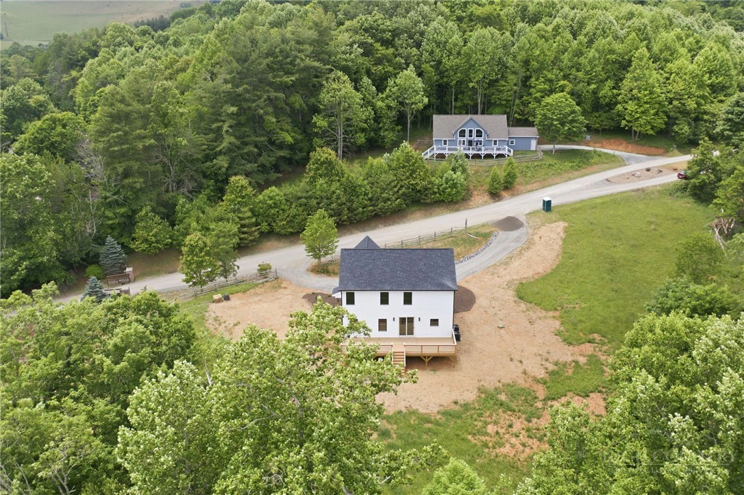 Image number 21 for the current listing