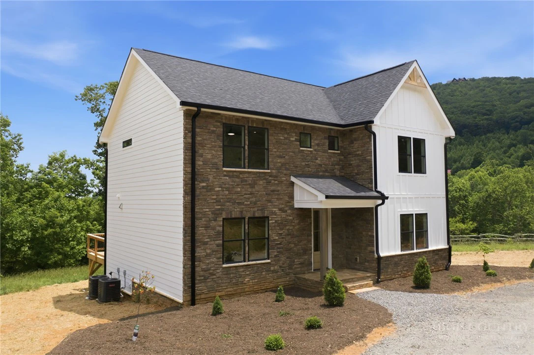 Image number 10 for the current listing