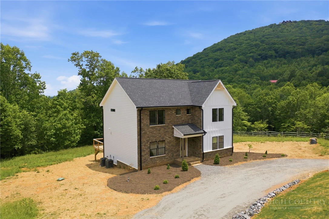 Image number 11 for the current listing