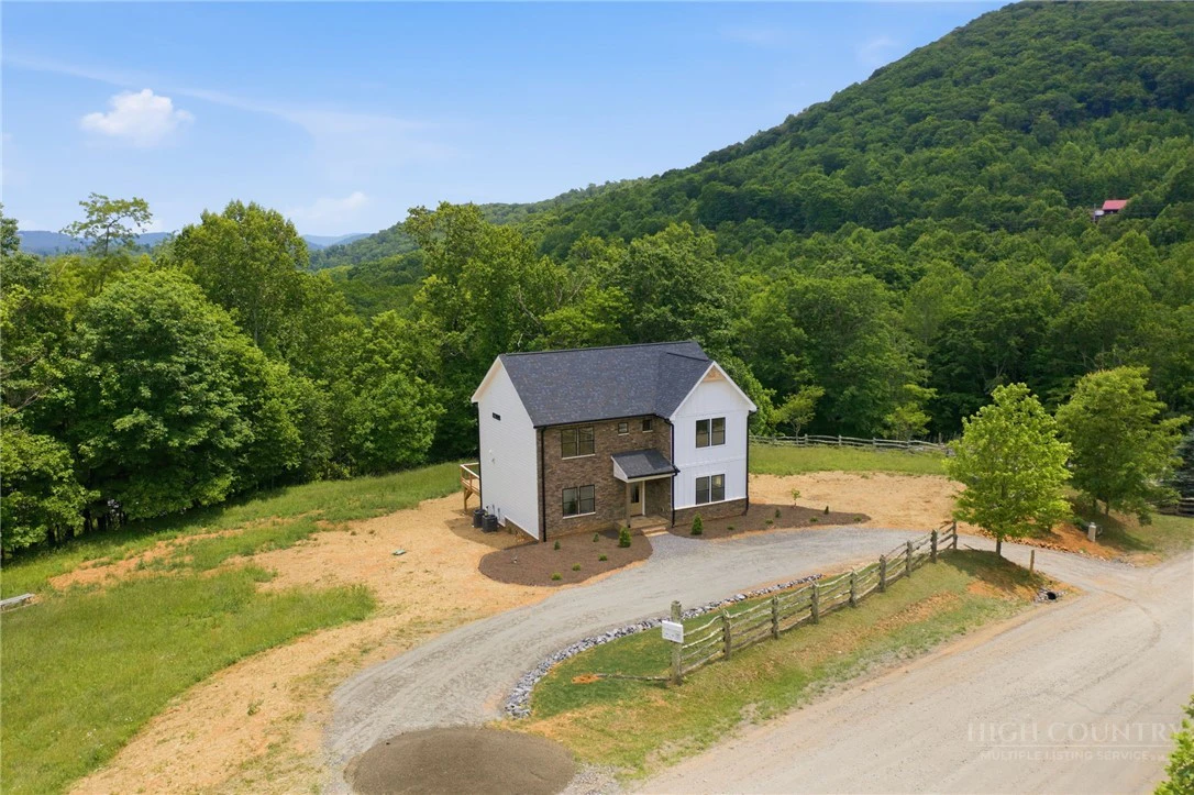 Image number 12 for the current listing