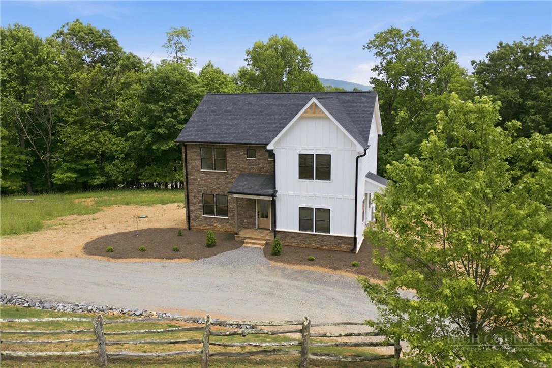 Image number 14 for the current listing