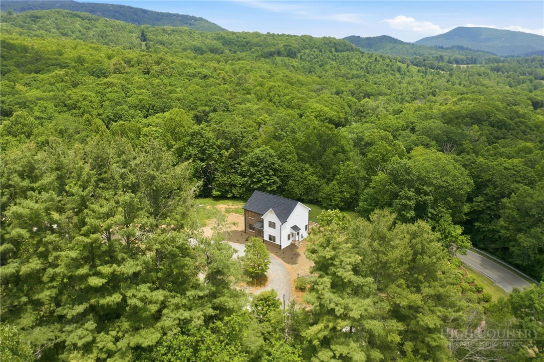 Image number 16 for the current listing