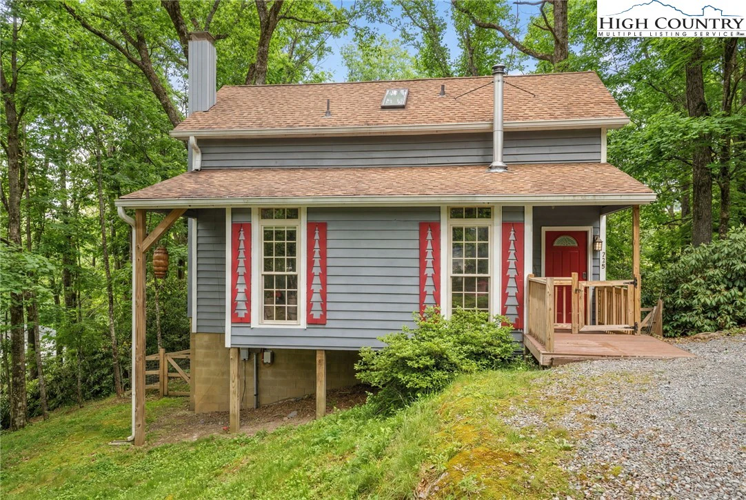Image number 17 for the current listing
