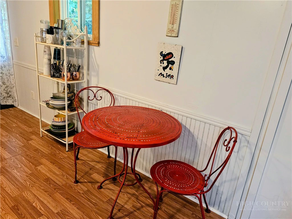 Image number 7 for the current listing