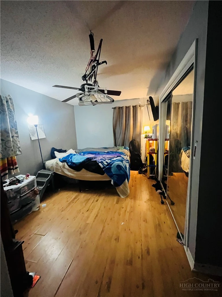 Image number 6 for the current listing