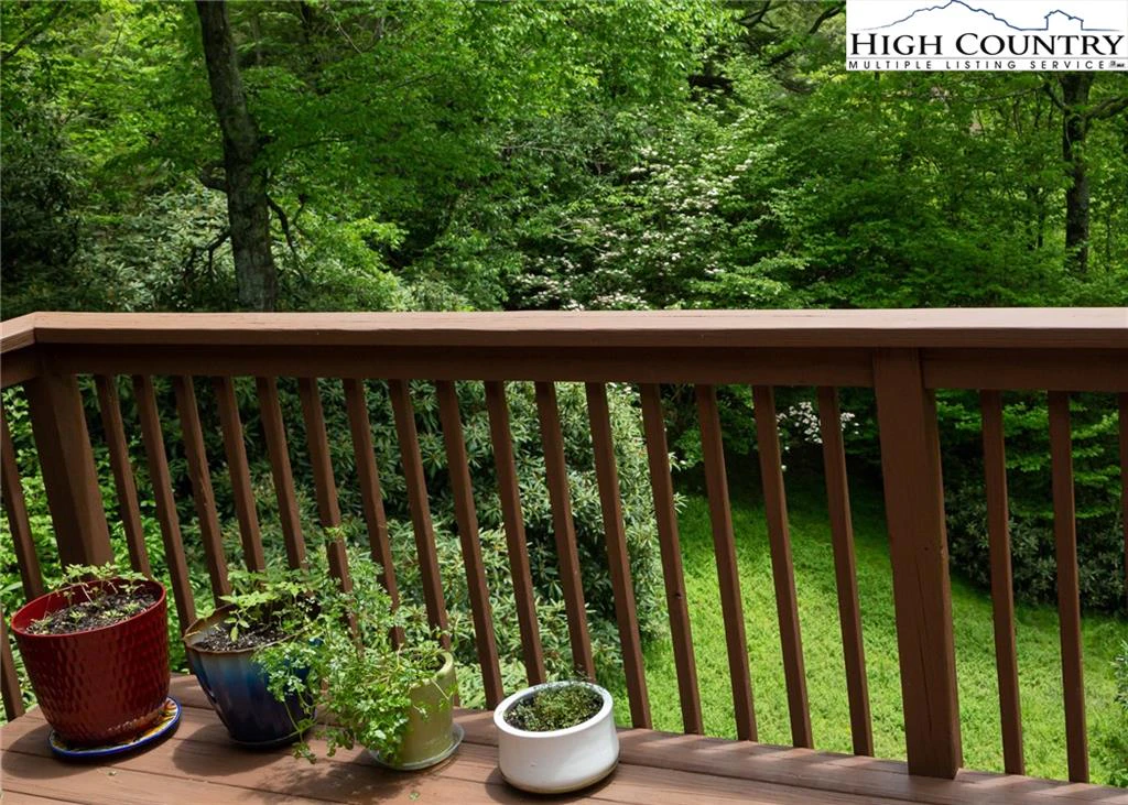 Image number 3 for the current listing