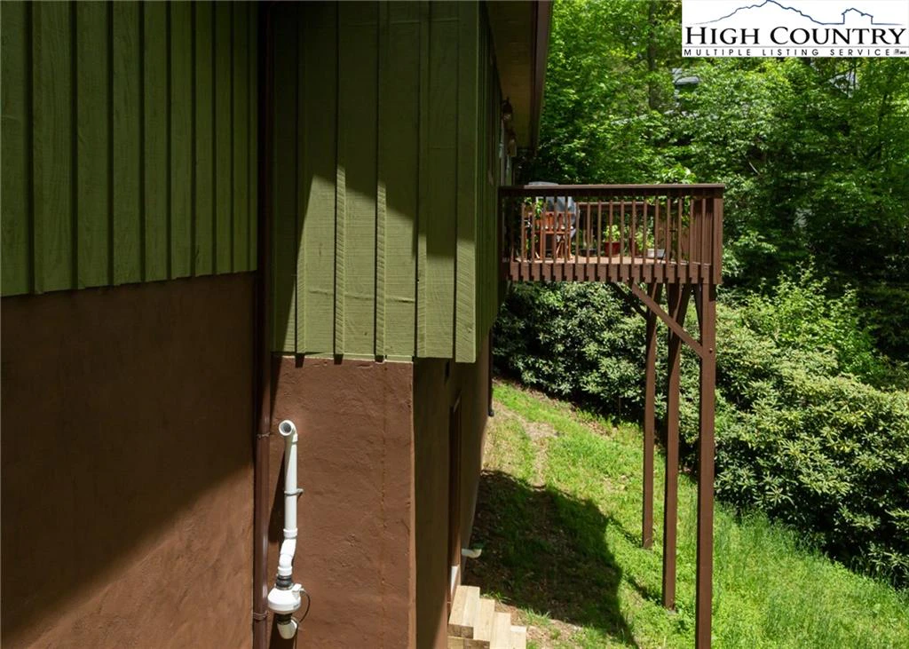 Image number 4 for the current listing