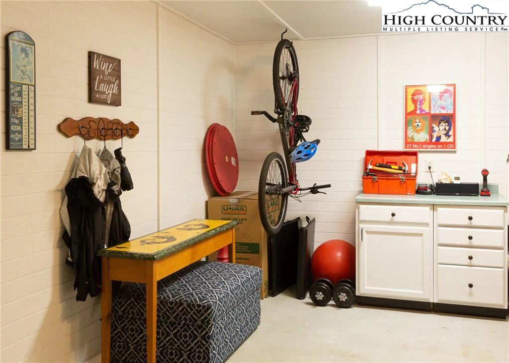 Image number 6 for the current listing
