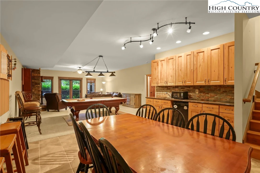 Image number 7 for the current listing