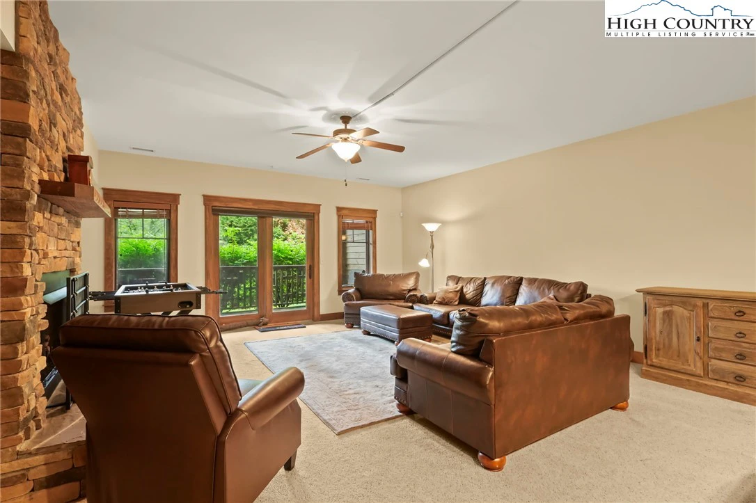 Image number 9 for the current listing