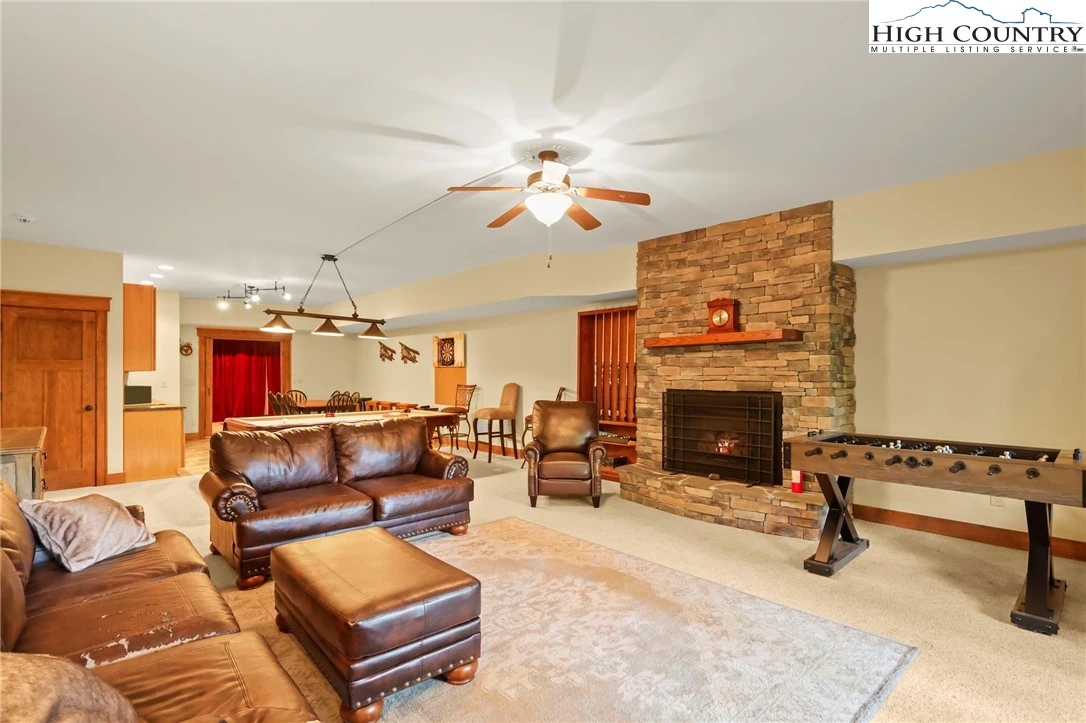 Image number 10 for the current listing