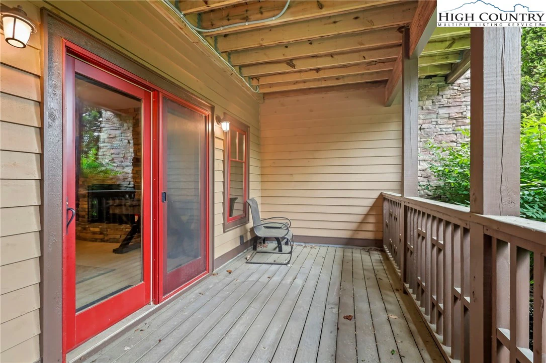 Image number 19 for the current listing