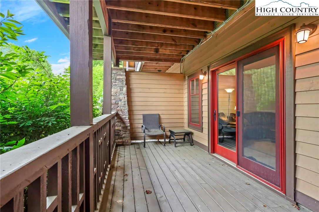 Image number 20 for the current listing