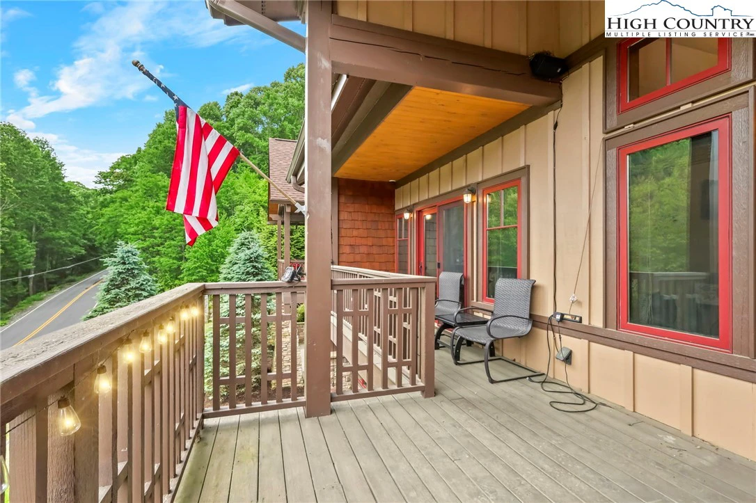 Image number 3 for the current listing