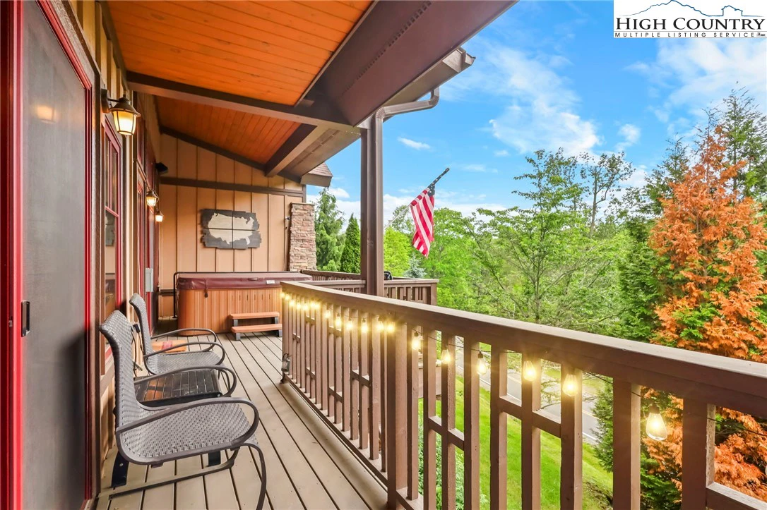 Image number 4 for the current listing