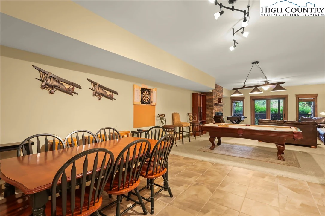 Image number 5 for the current listing