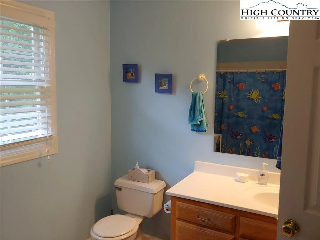 Image number 6 for the current listing