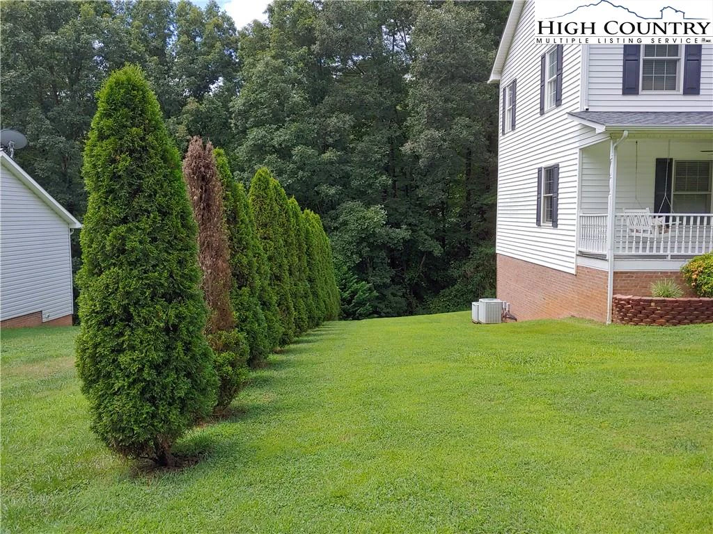Image number 17 for the current listing