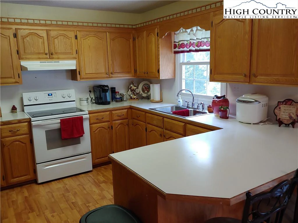 Image number 21 for the current listing