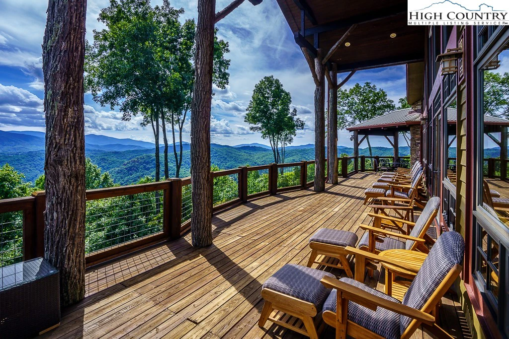 Image number 1 for the current listing