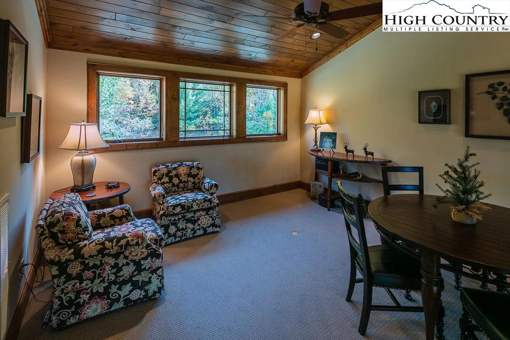 Image number 8 for the current listing