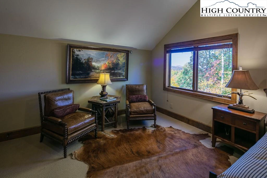 Image number 2 for the current listing