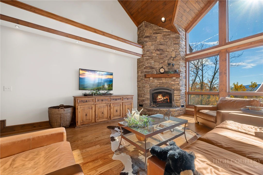 Image number 9 for the current listing