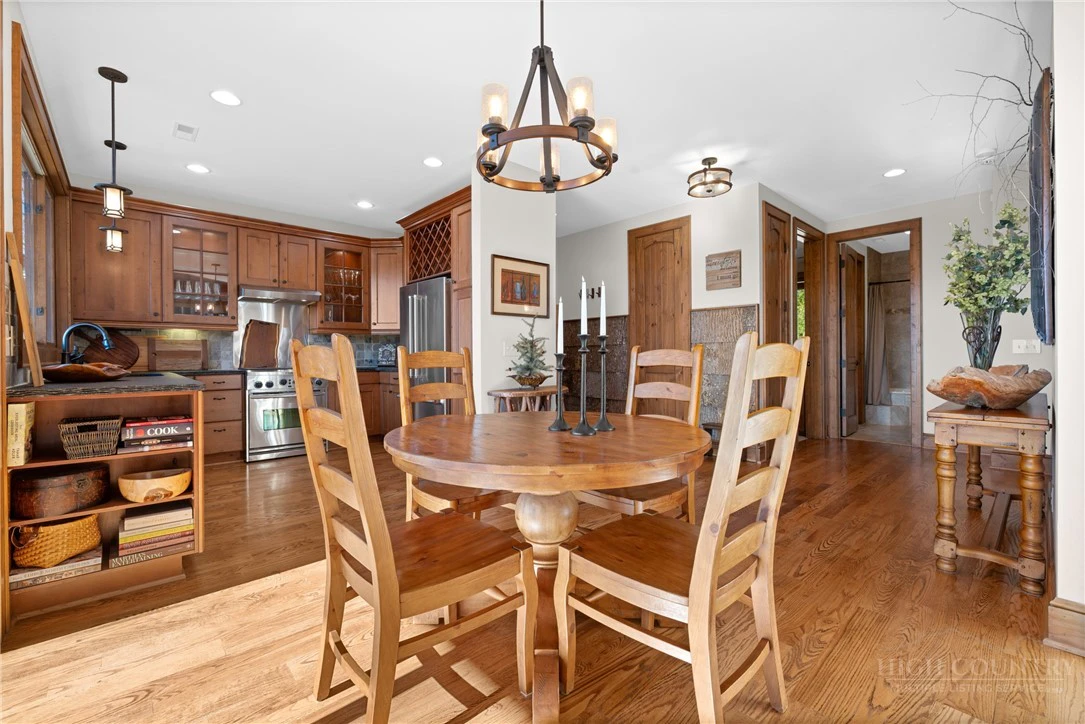 Image number 15 for the current listing
