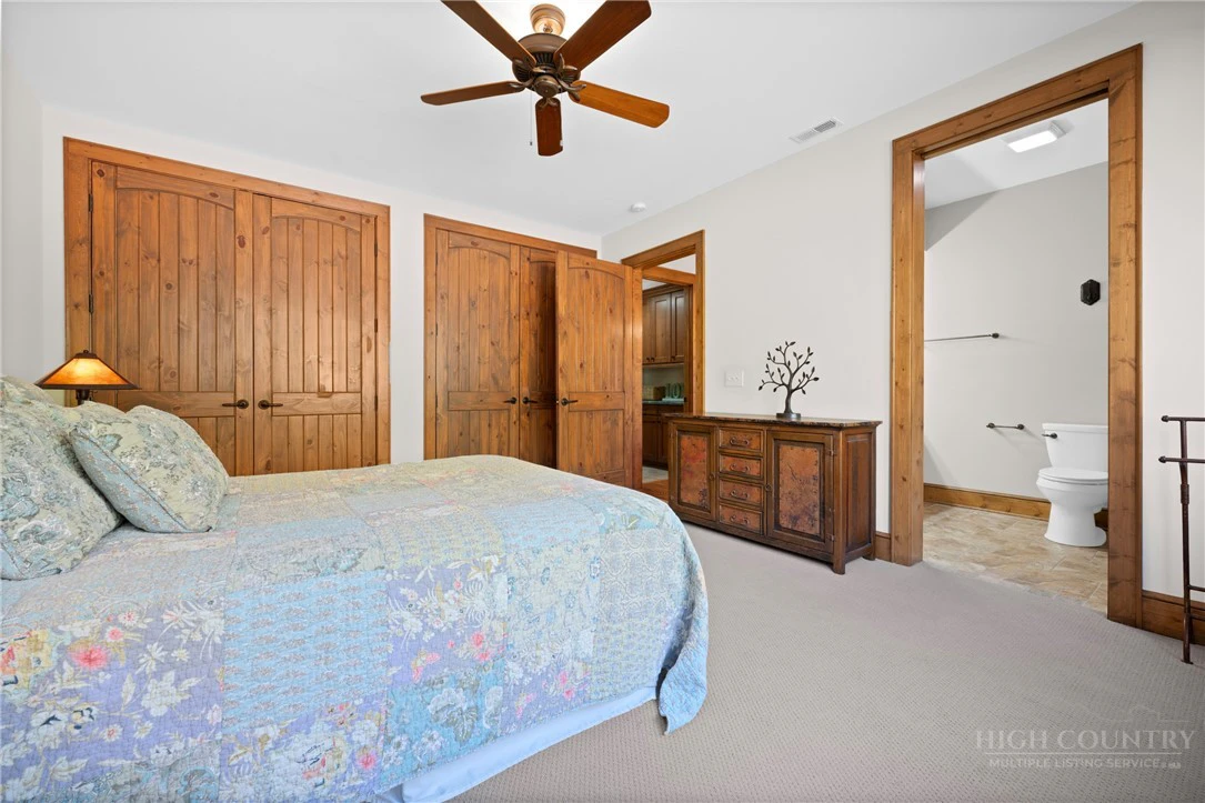 Image number 18 for the current listing