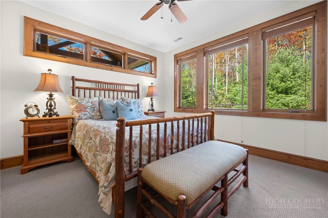 Image number 21 for the current listing