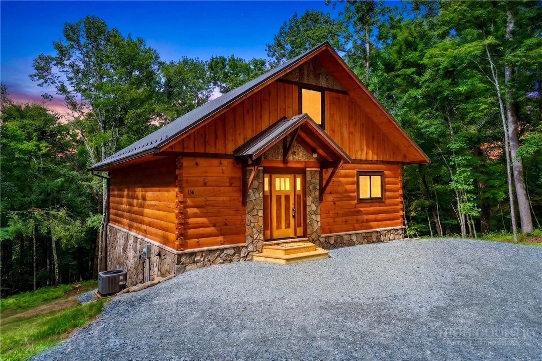 Image number 1 for the current listing
