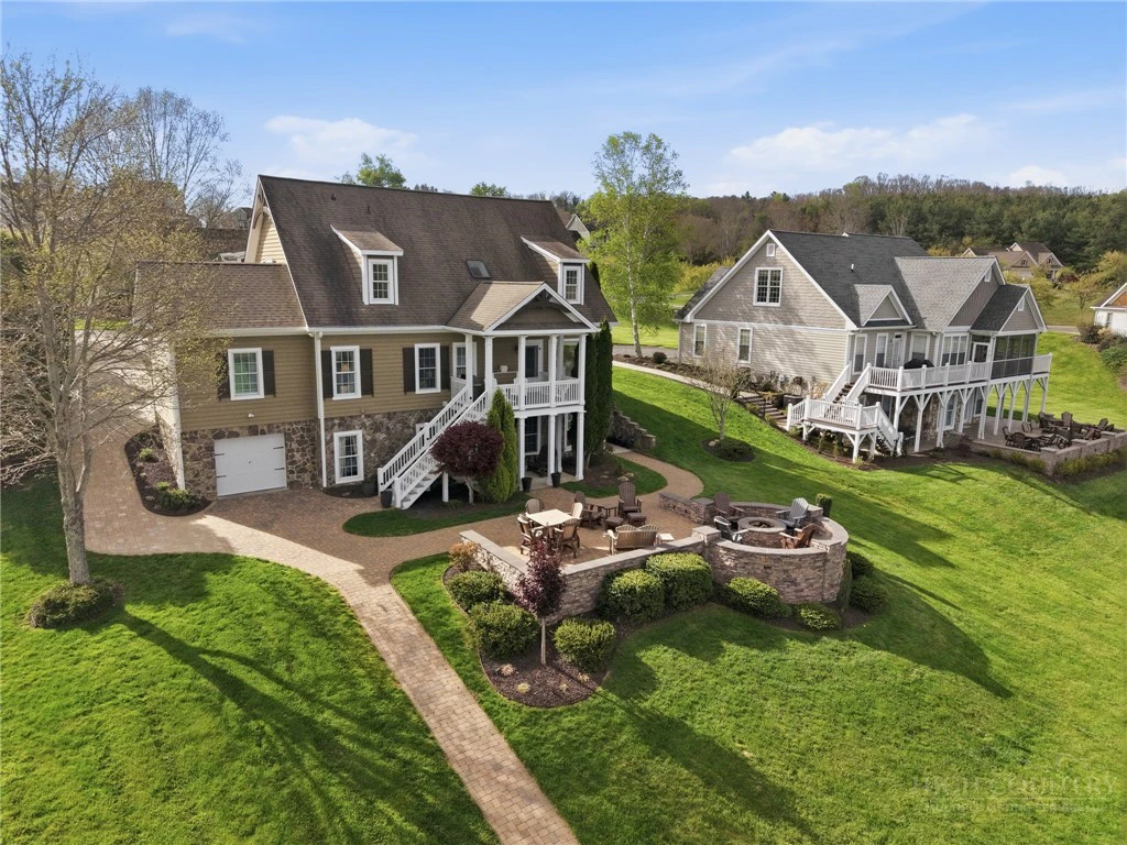 Image number 20 for the current listing