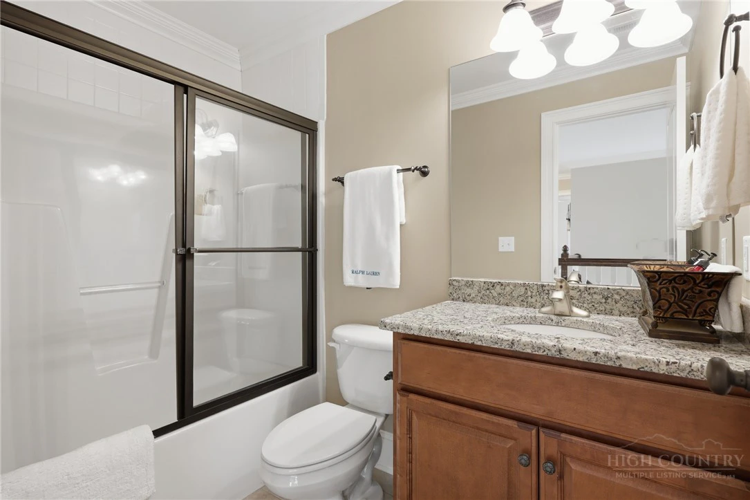 Image number 3 for the current listing