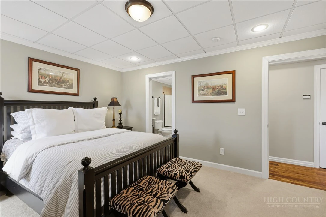 Image number 10 for the current listing