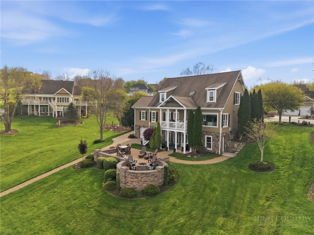 Image number 19 for the current listing