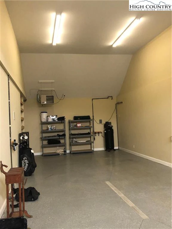 Image number 20 for the current listing