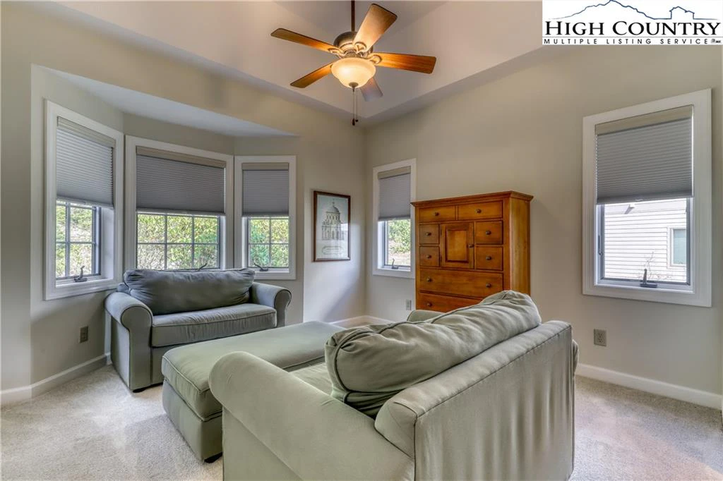 Image number 6 for the current listing