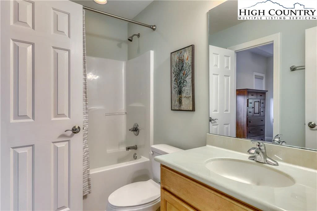 Image number 7 for the current listing