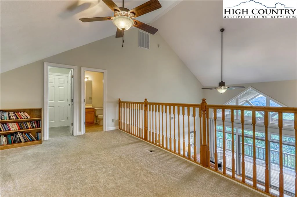 Image number 9 for the current listing