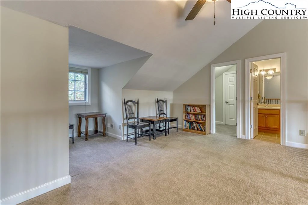 Image number 10 for the current listing