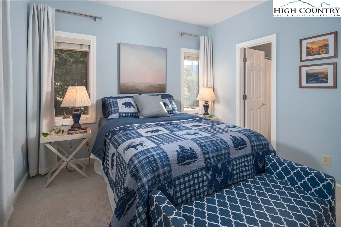 Image number 5 for the current listing