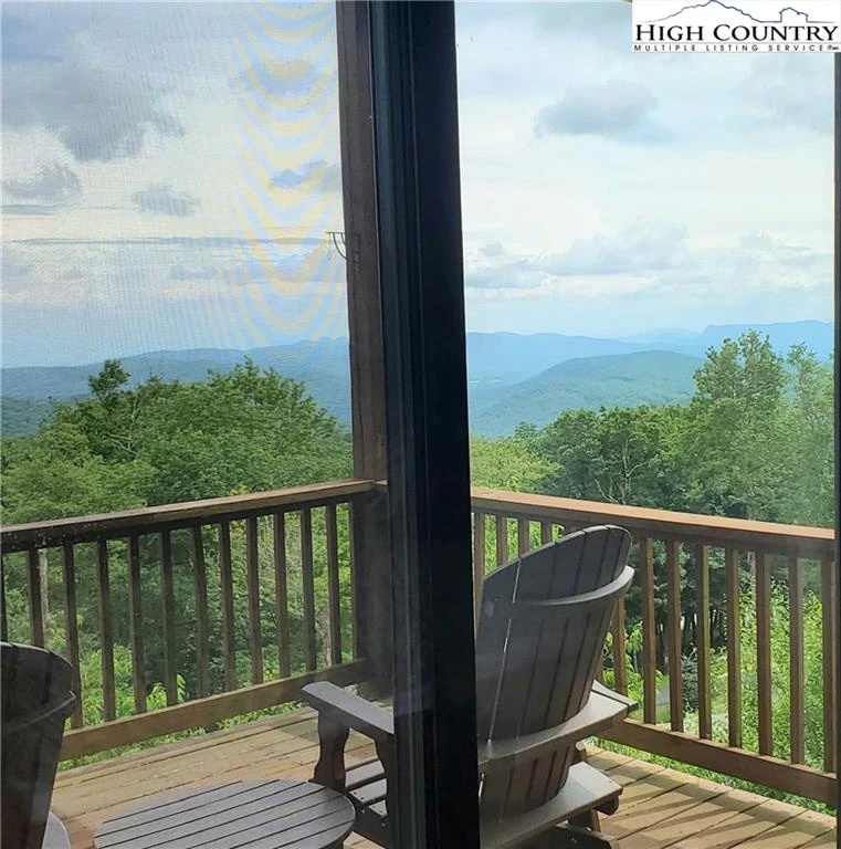 Image number 1 for the current listing