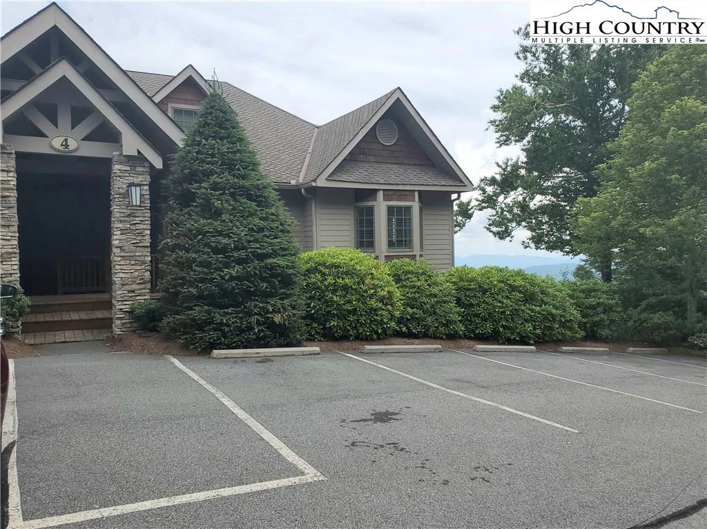 Image number 14 for the current listing