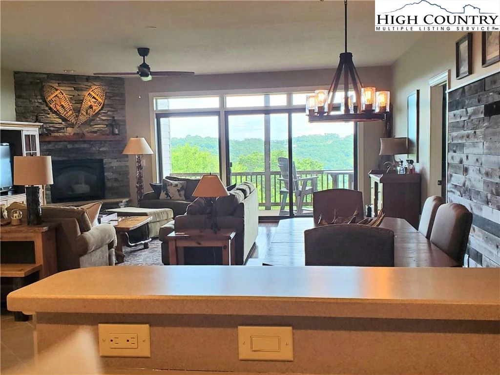Image number 12 for the current listing